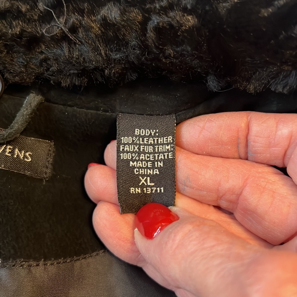 Cropped Leather Jacket - Picture 2 of 7